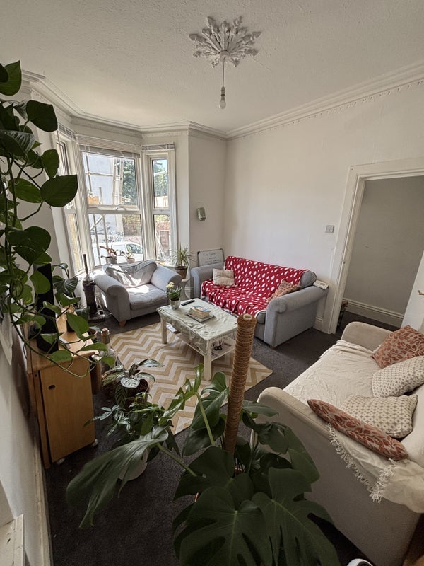 Room Drummond Road in Bristol