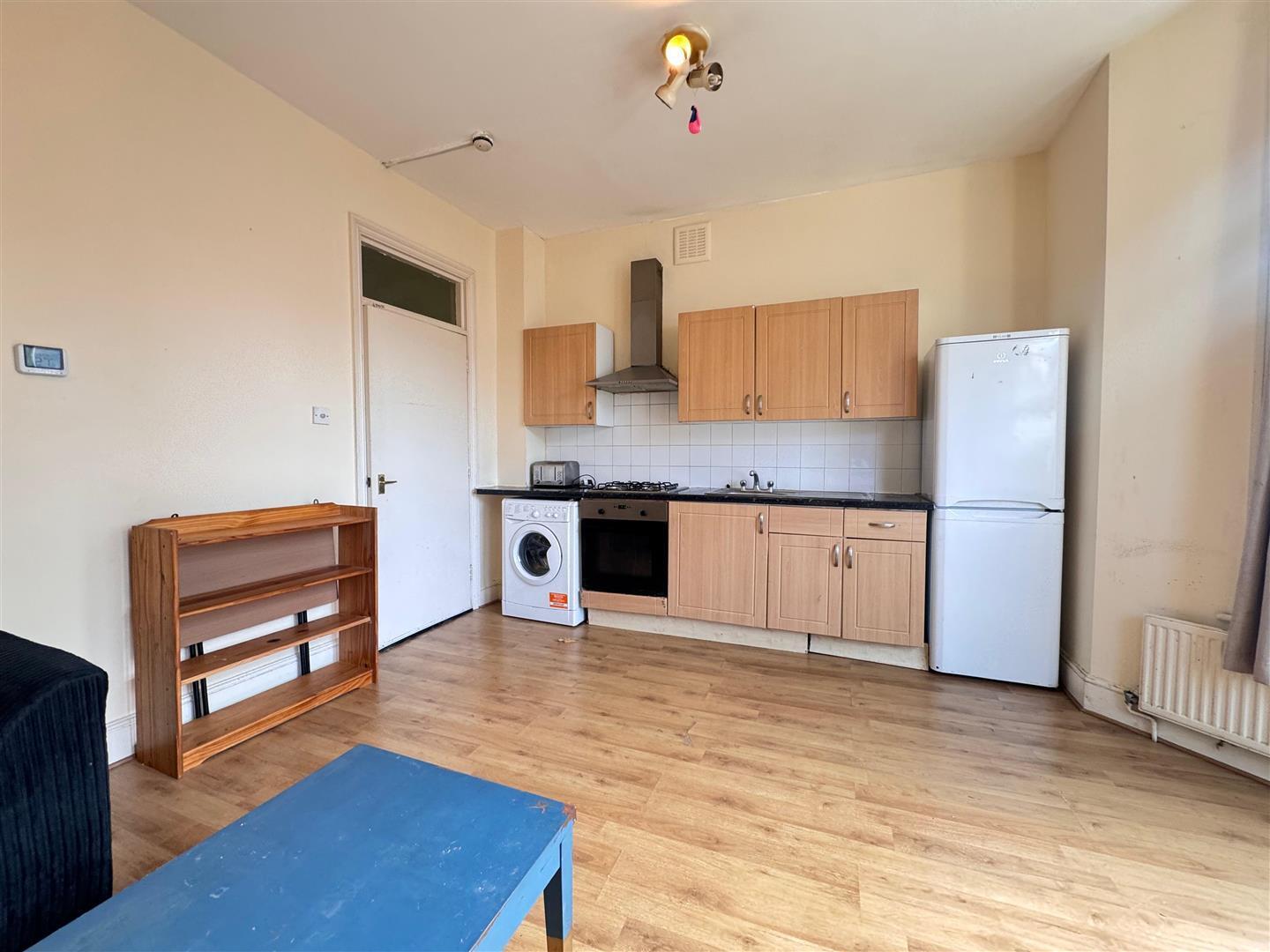 Flat Martello Terrace in Greater London
