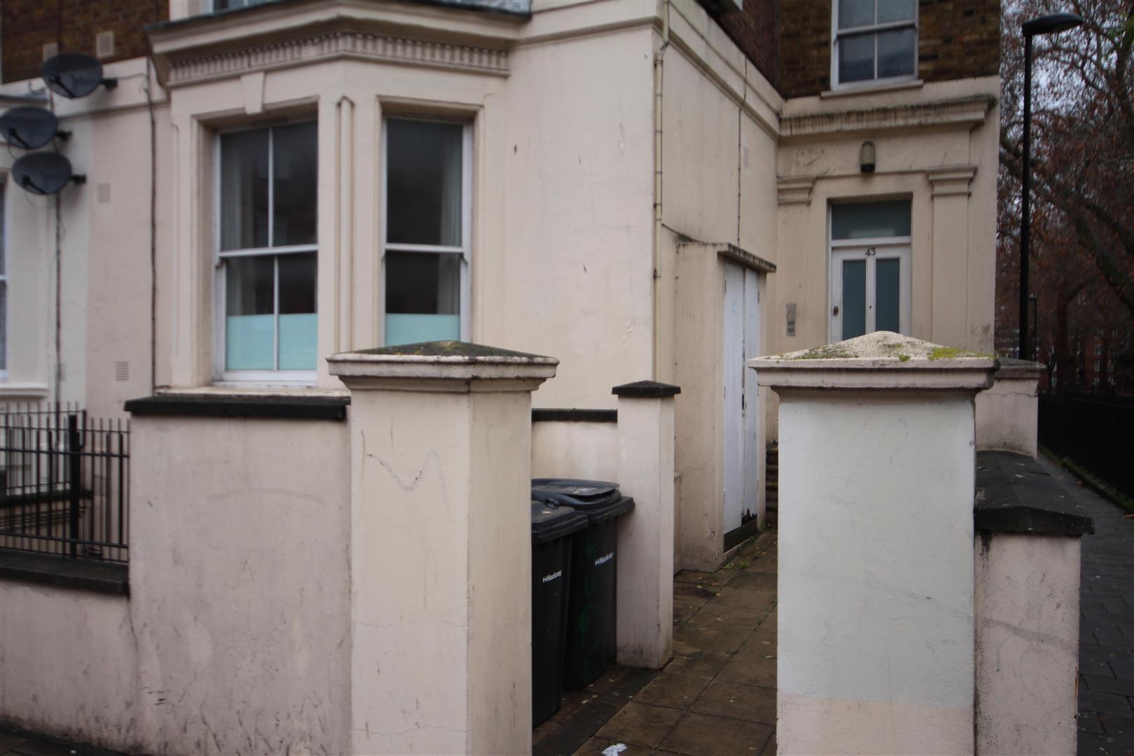 Flat Martello Terrace in Greater London