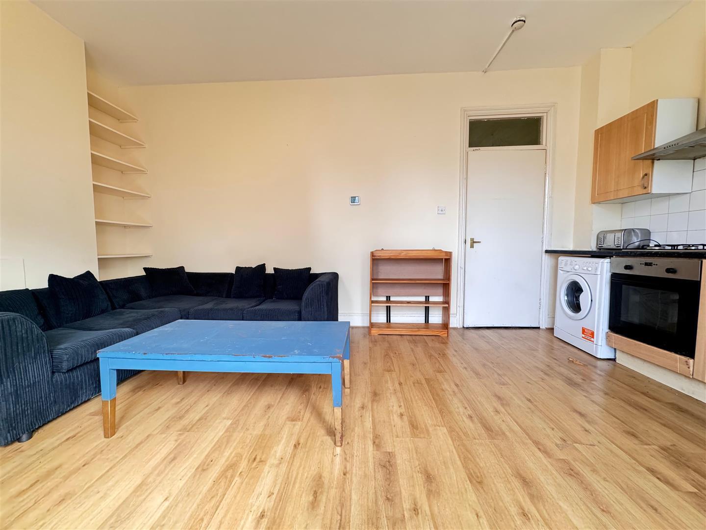 Flat Martello Terrace in Greater London