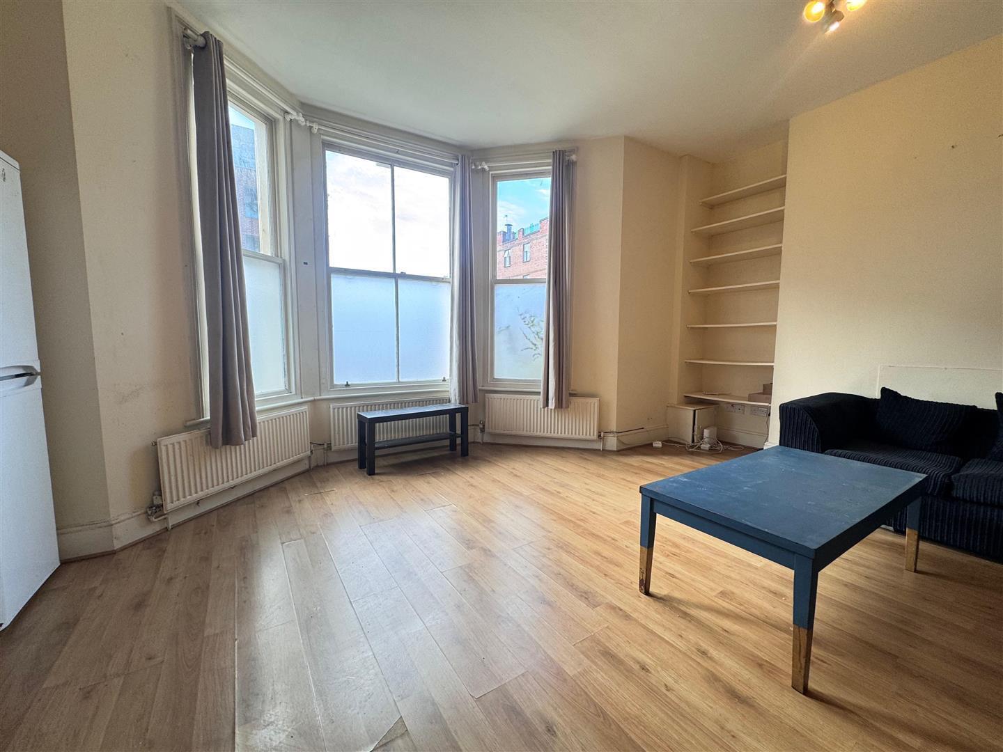 Flat Martello Terrace in Greater London