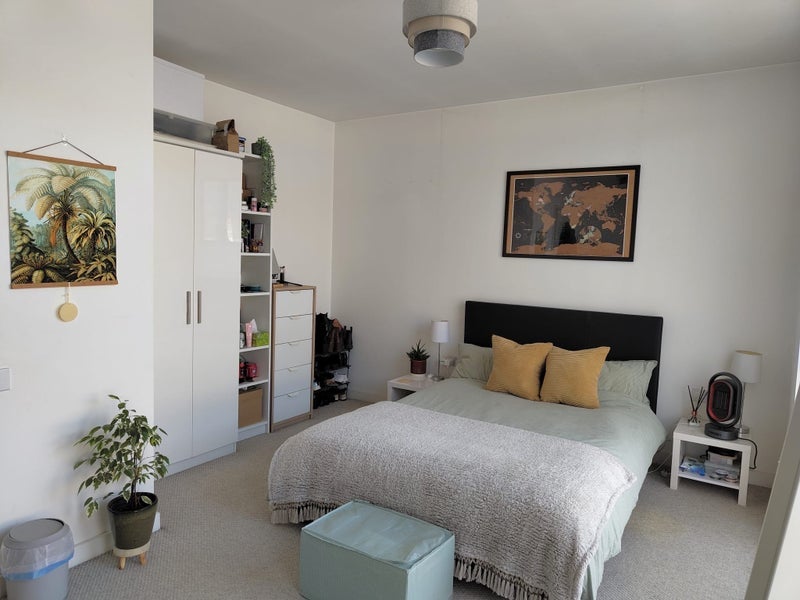 Flat Lollard Street in Greater London