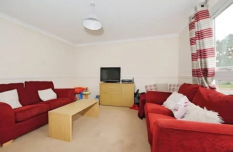 Flat Thornhill in Bracknell