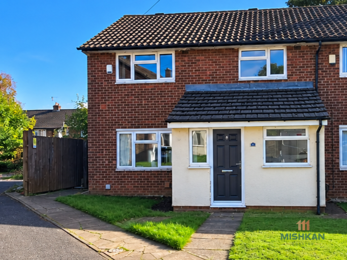 House Radelan Grove in Radcliffe