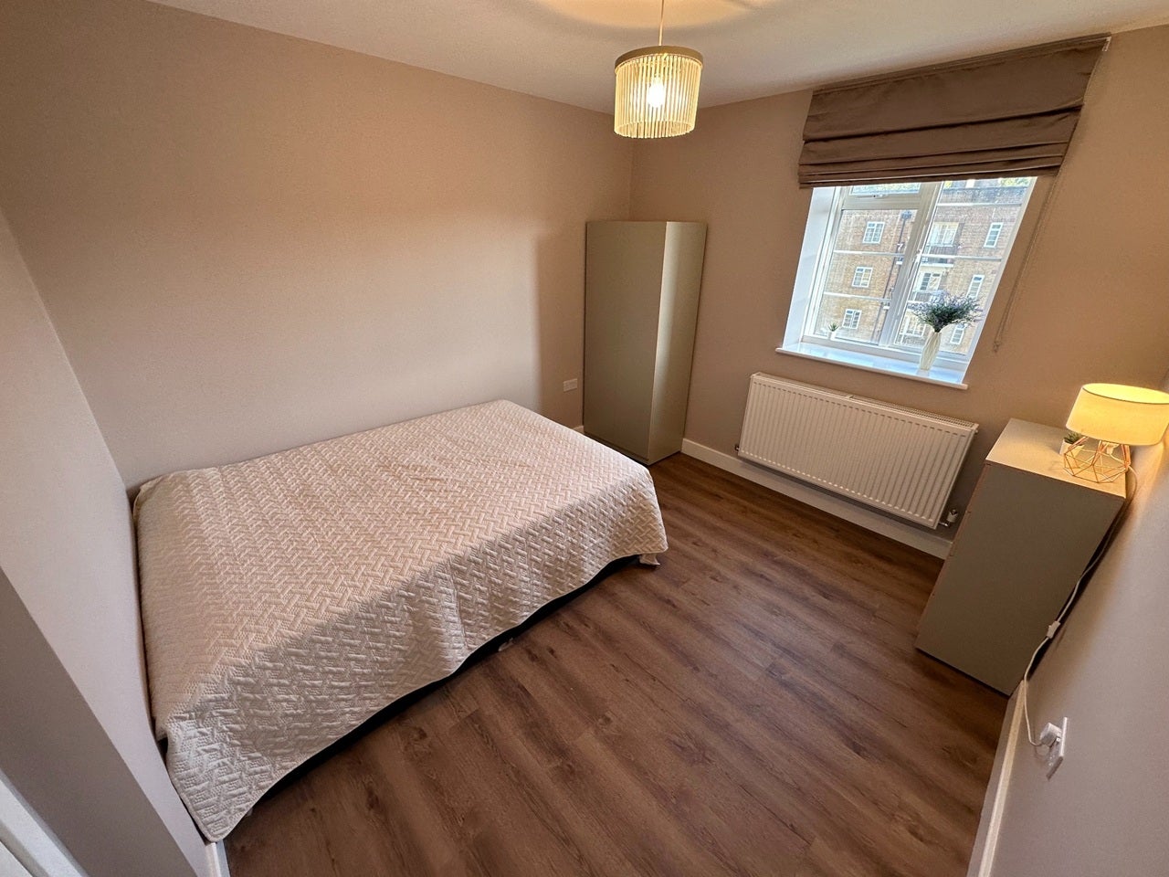 Room Andover Place in City of Westminster