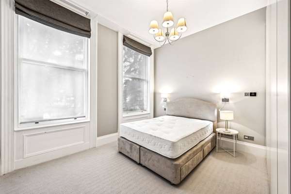 Flat Redcliffe Square in Greater London