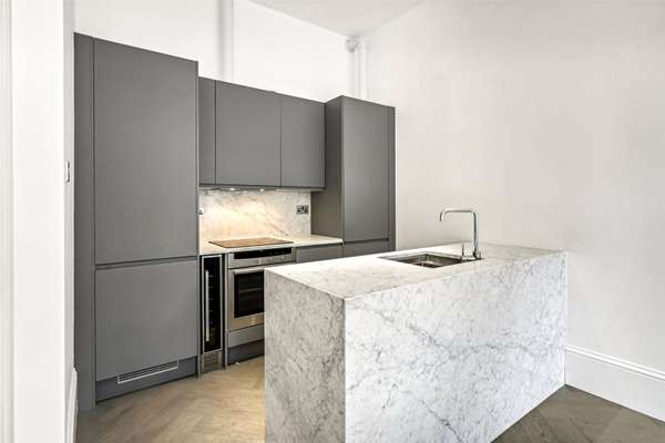 Flat Redcliffe Square in Greater London