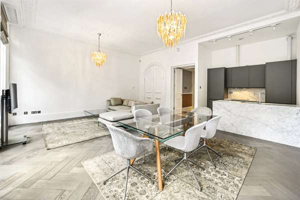 Flat Redcliffe Square in Greater London
