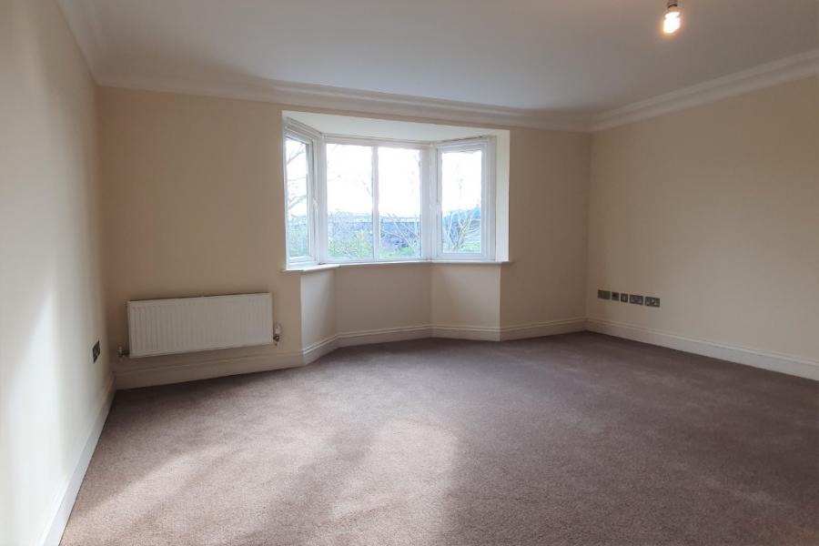 Flat Ronson Way in Mole Valley