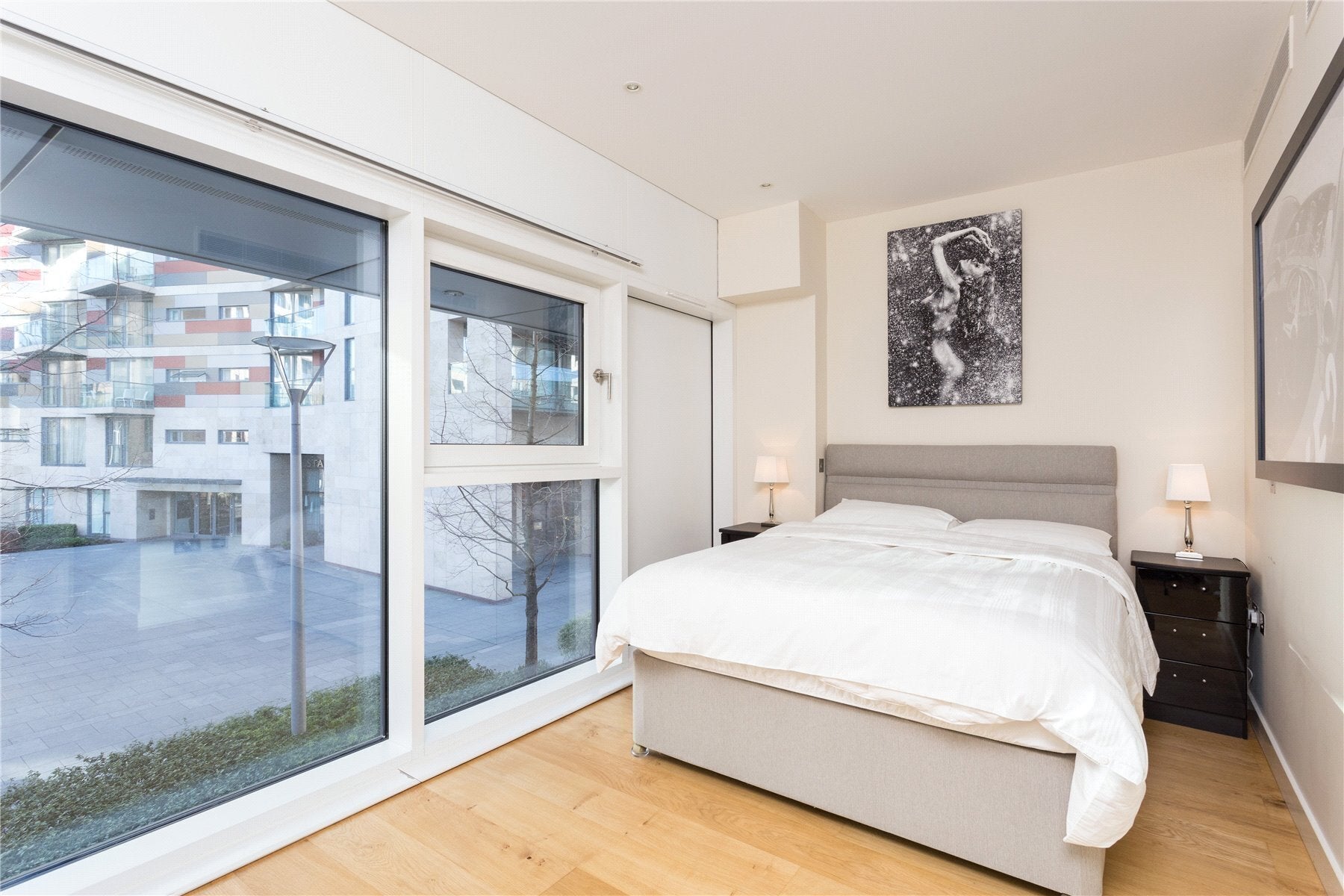 Flat Gatliff Road in City of Westminster