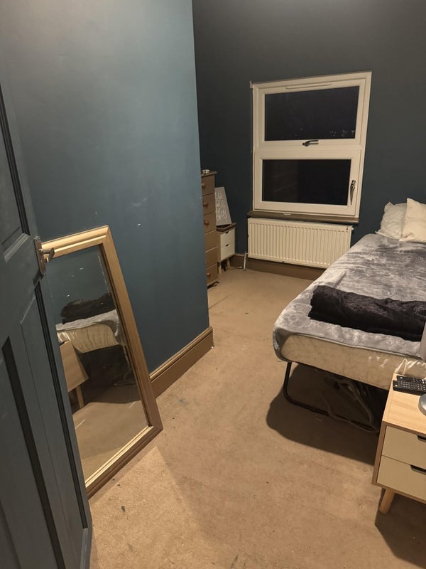 Room Corby Road in Nottingham