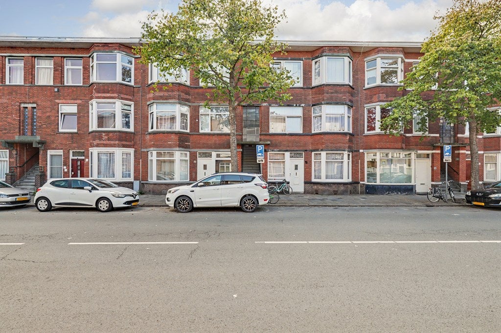 Appartement Schaarsbergenstraat 42 in Den Haag