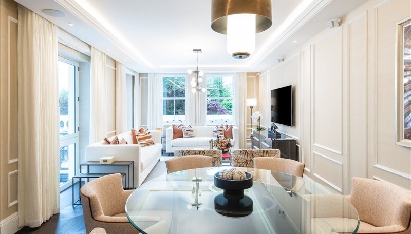Flat Kensington High Street in Greater London