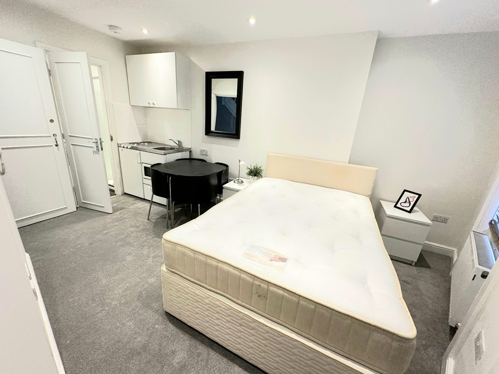 Flat Cranbourn Alley in City of Westminster