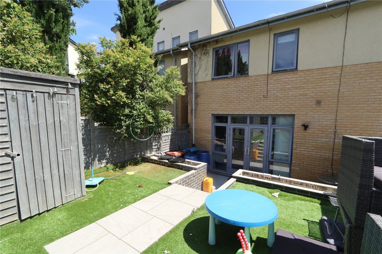 House Felstar Walk in Milton Keynes