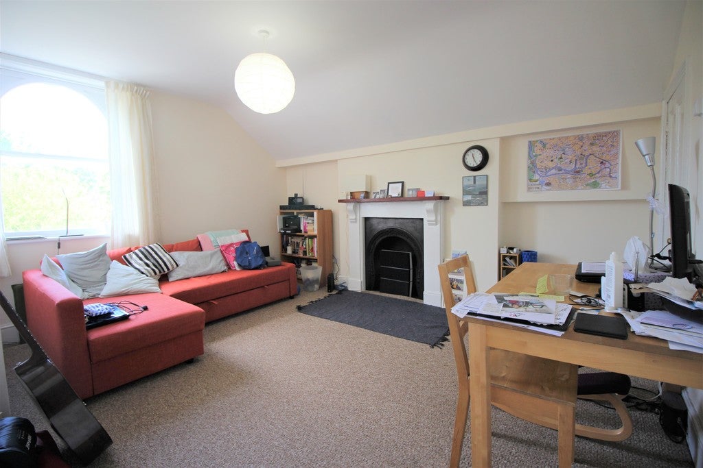 Flat Cotham Road in Bristol