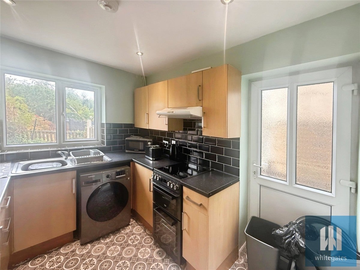 Flat Lynton Avenue in Kirklees