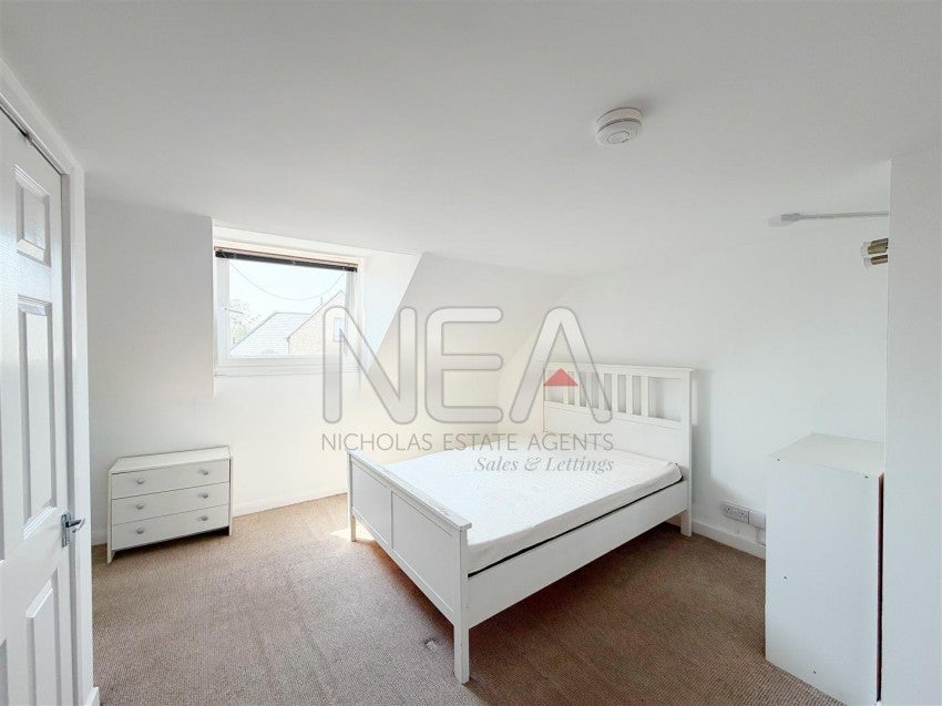 Room Gosbrook Road in Reading