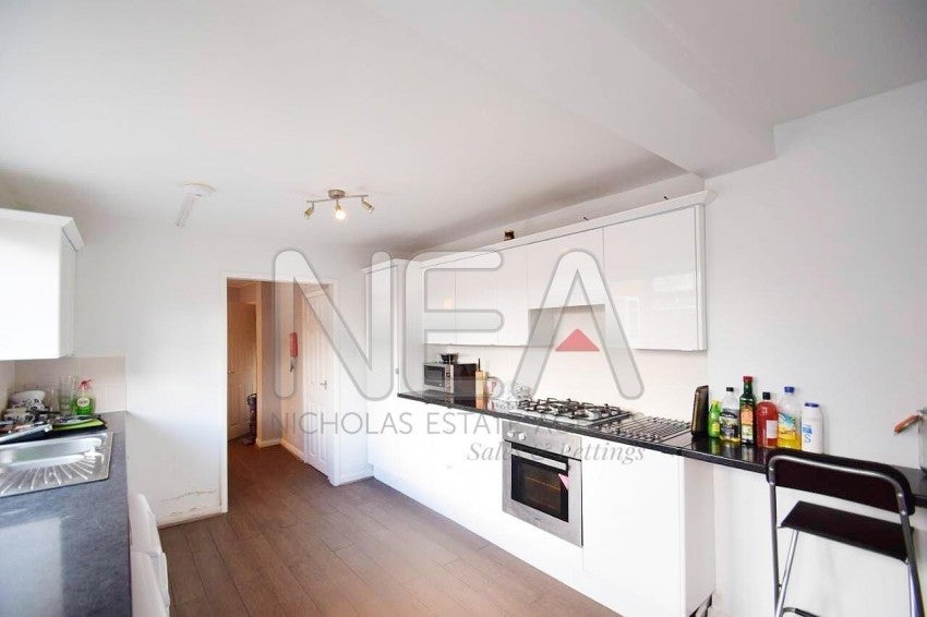 Room Gosbrook Road in Reading