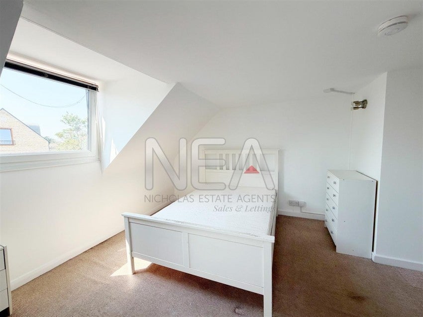 Room Gosbrook Road in Reading