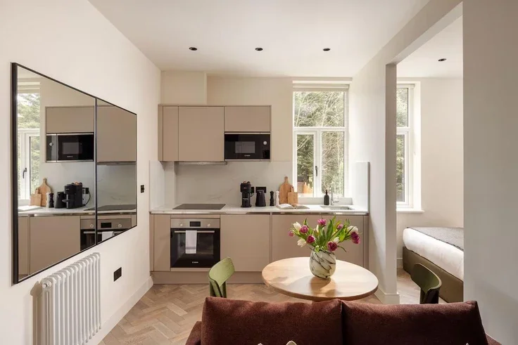 Flat Lymington Road in Greater London