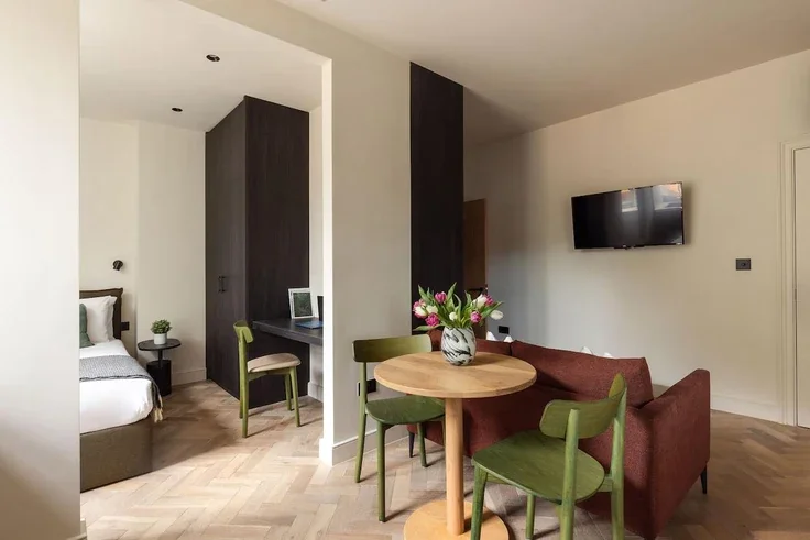 Flat Lymington Road in Greater London
