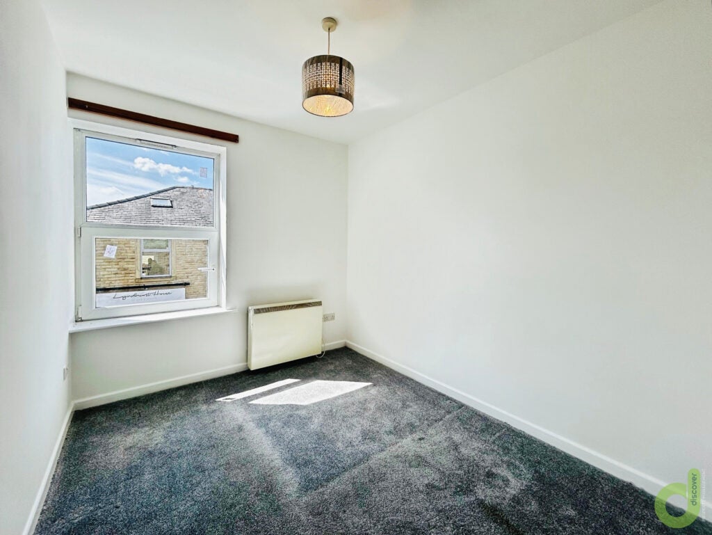 Flat Lyndhurst Road in Burnley