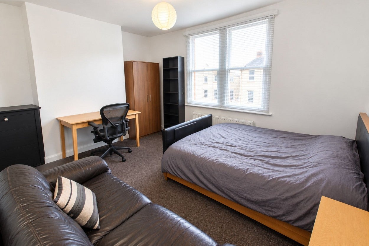 Room Fraser Street in Bristol