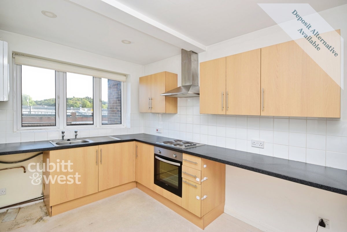 Flat Ocean Drive in Gillingham