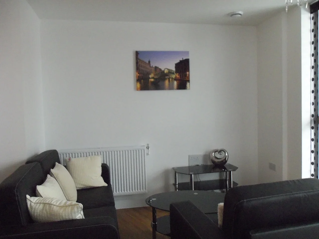 Flat Cornmill Lane in Greater London