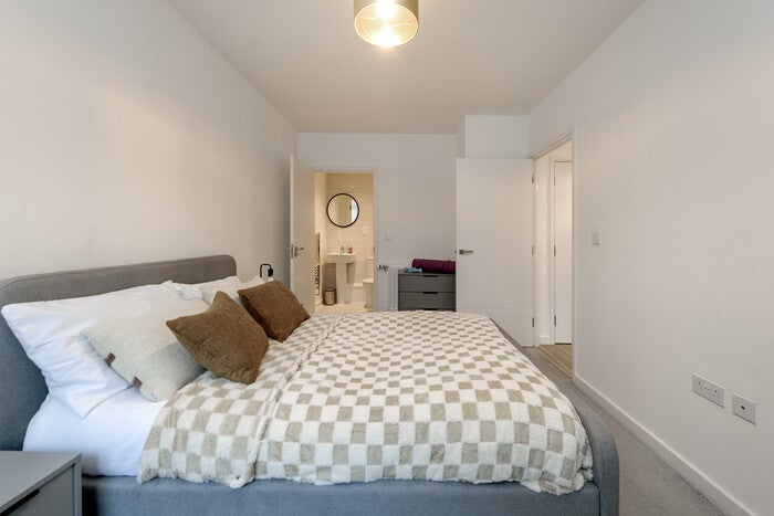 Flat Carlyon Road in London