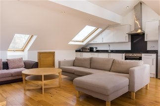 House Mazenod Avenue in Greater London