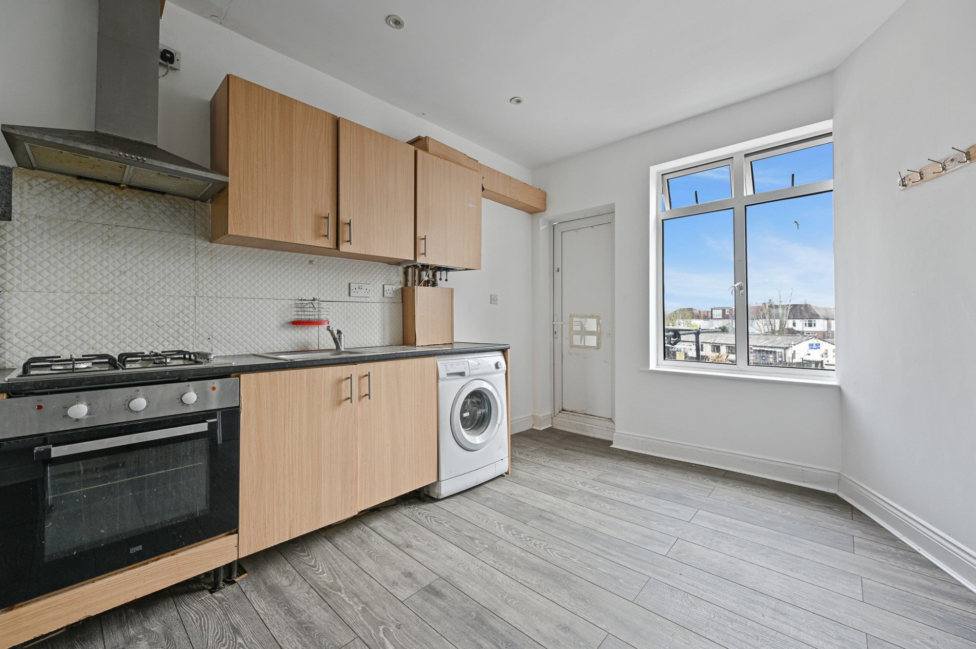 Flat Freezeland Way in Greater London