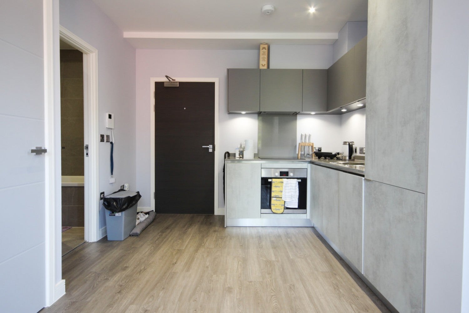 Flat The Ring in Bracknell