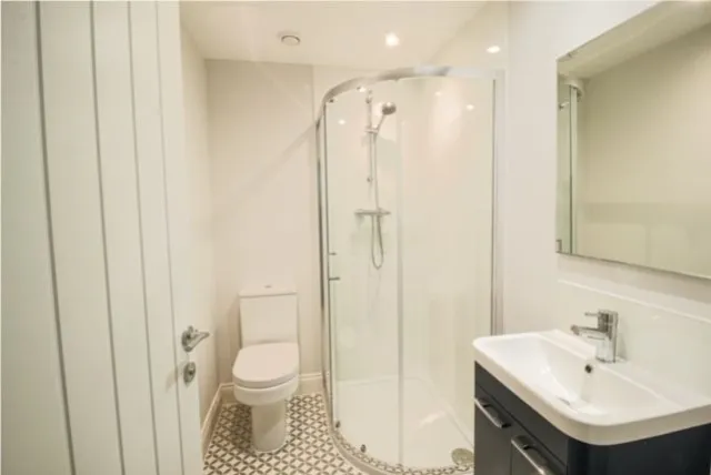 Room Cranbury Road in Eastleigh