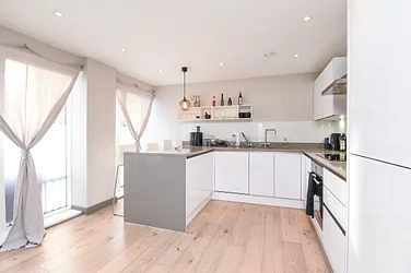 Flat Brockley Road in Greater London