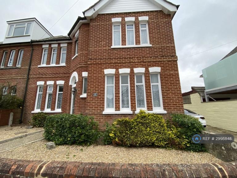 House Mansfield Close in Poole