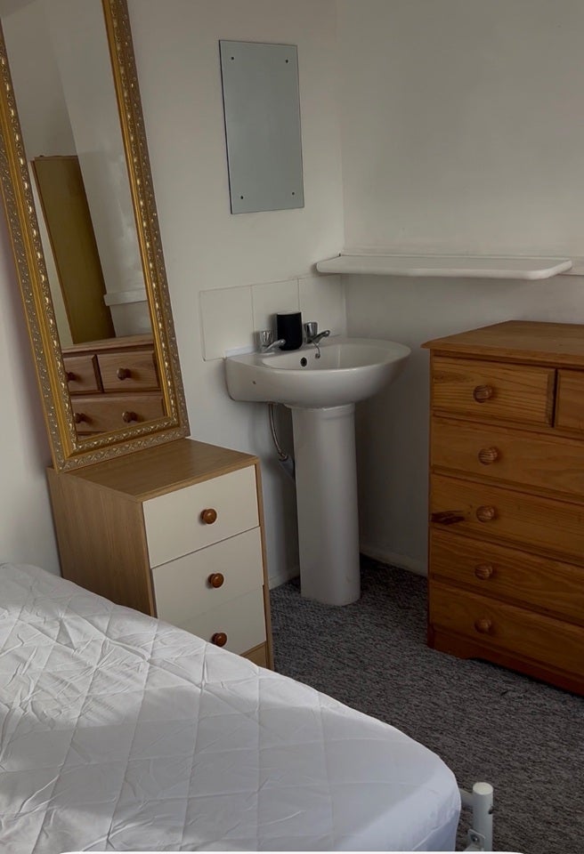 Room Birdham Road in Brighton