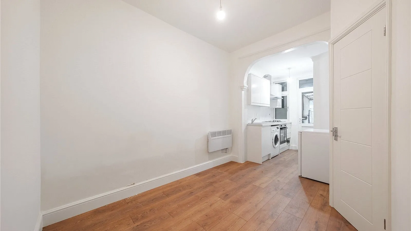 Room Victoria Road in Greater London
