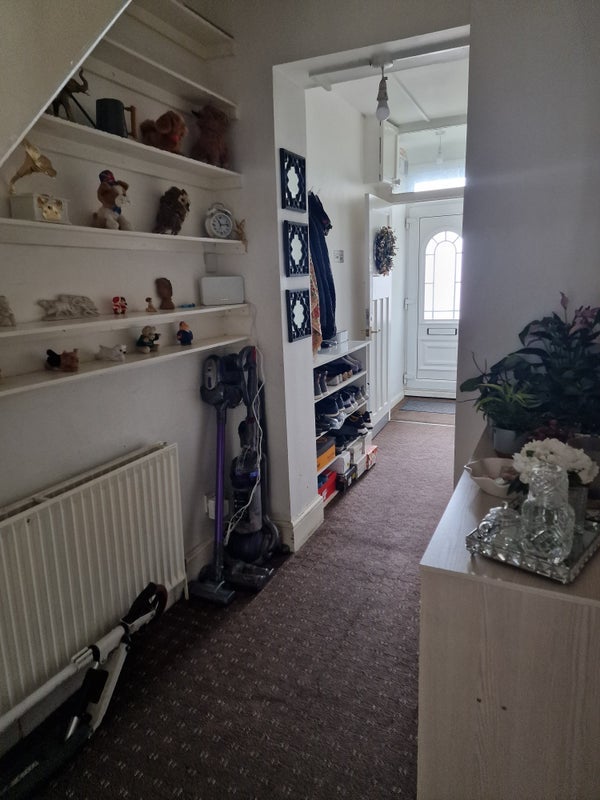 Room Bristol Road in Greater London