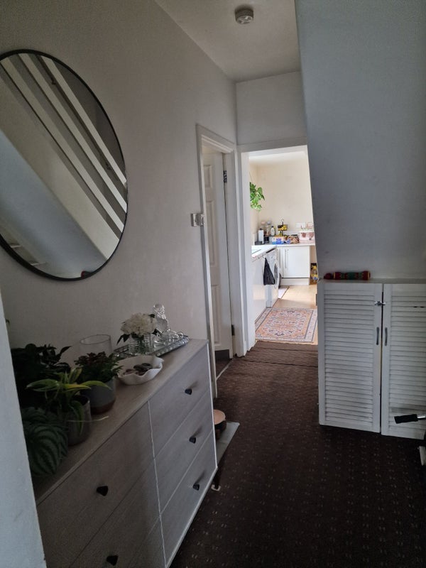 Room Bristol Road in Greater London