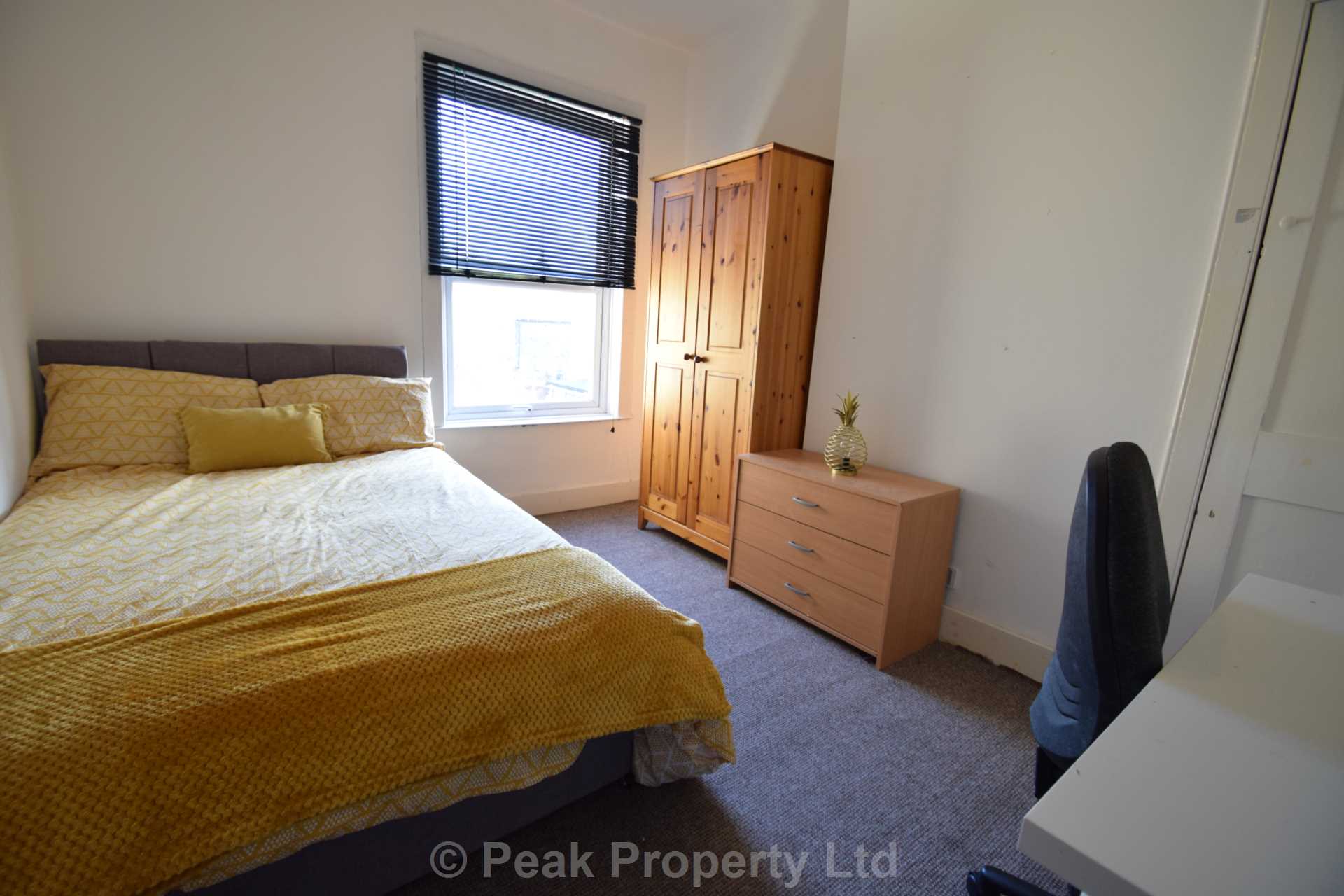 Room Albert Road in Southend-on-Sea