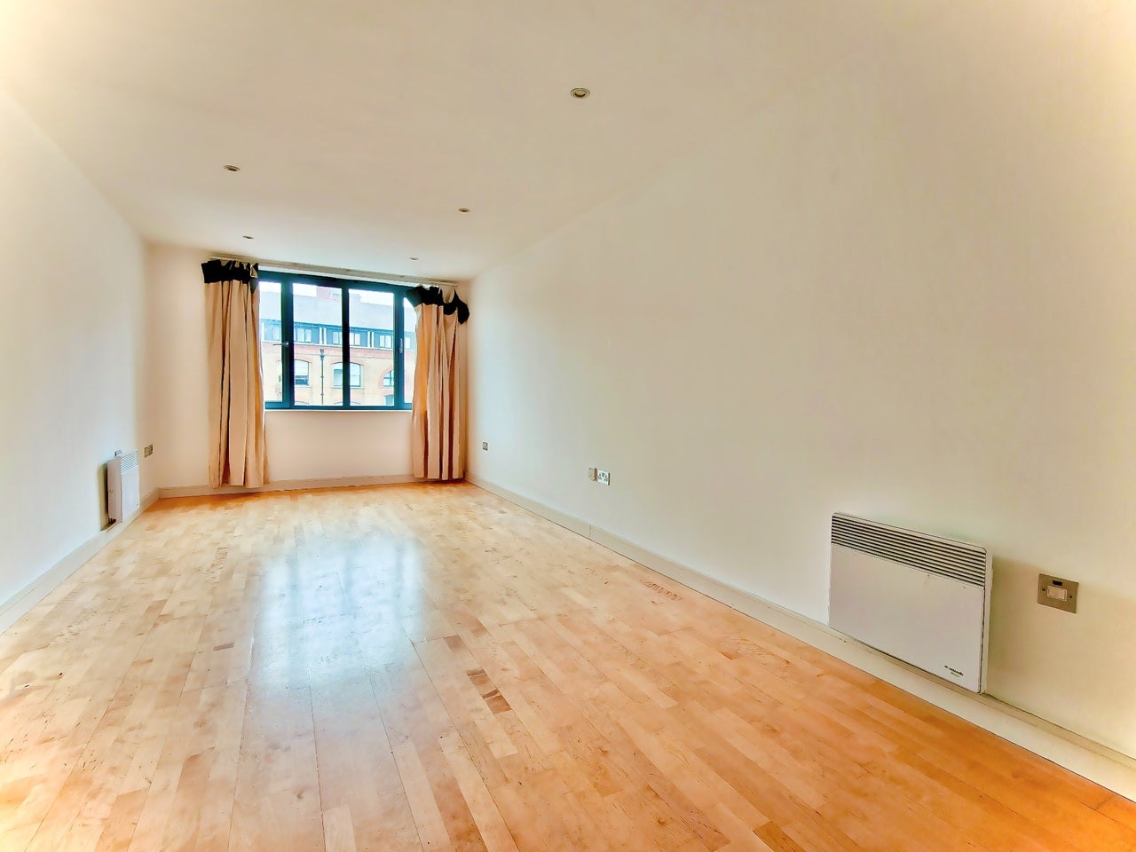 Flat Fairfield Road in Greater London
