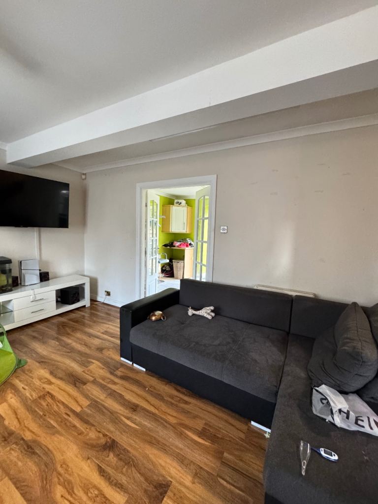 House Woodward Road in Greater London