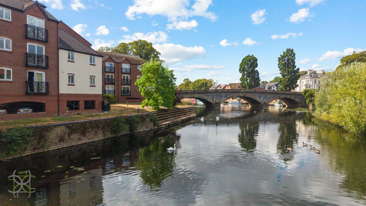 Flat Mortimers Quay in Wychavon