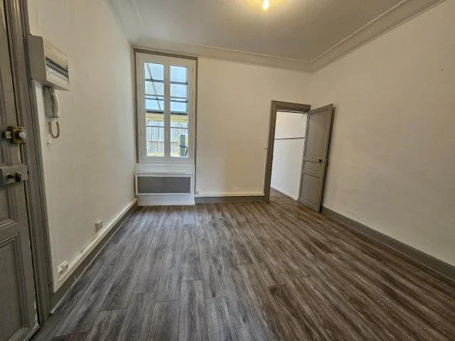 Flat Avenue Pasteur in Angers