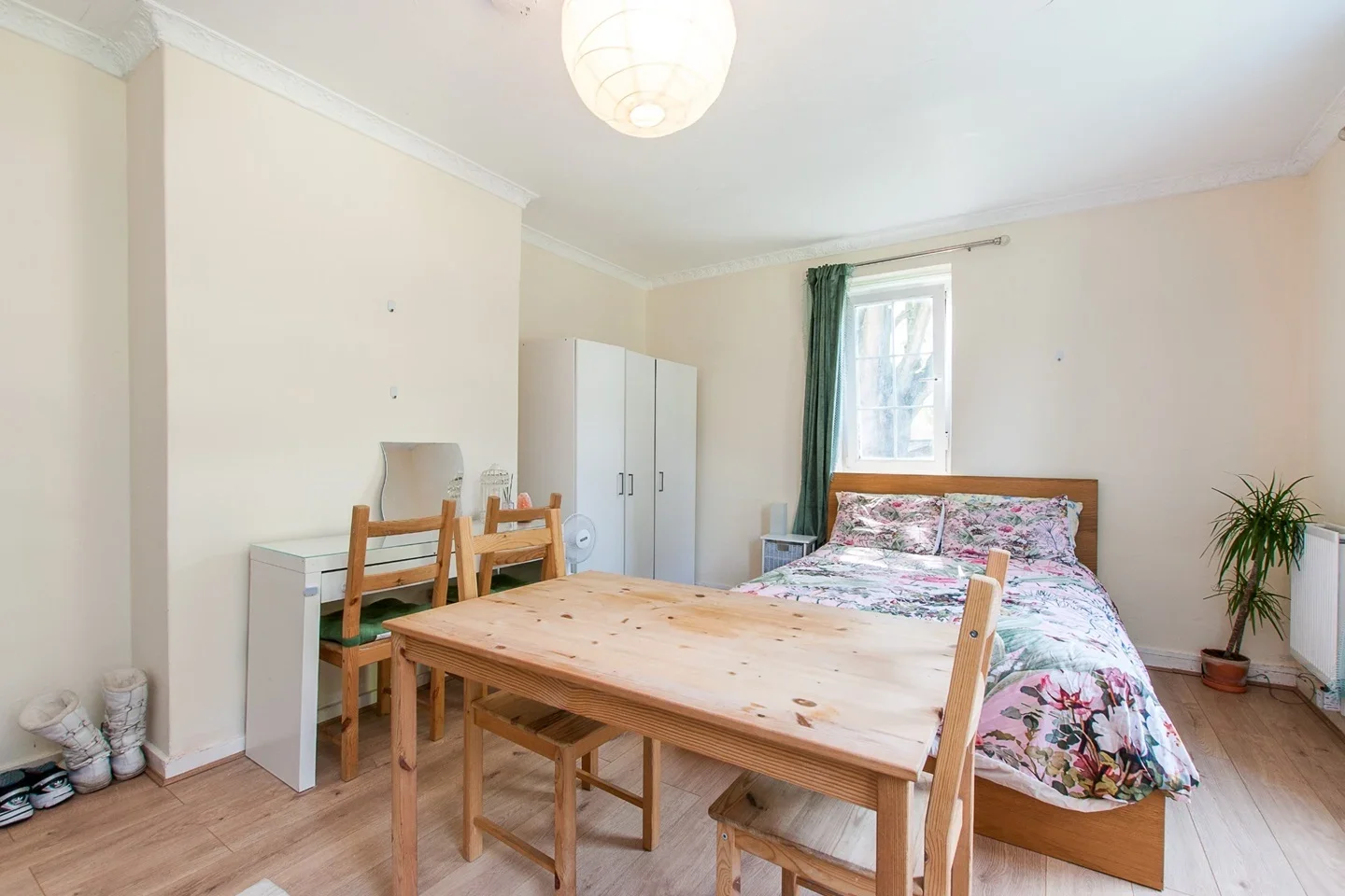 Room Tabard Street in Greater London