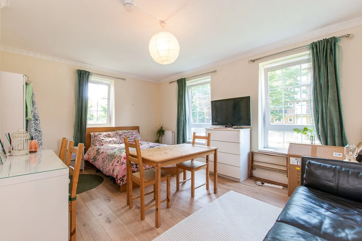 Room Tabard Street in Greater London
