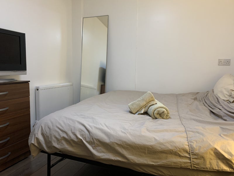 Room Carpenters Road in Greater London