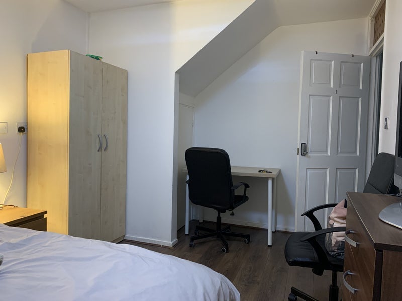 Room Carpenters Road in Greater London